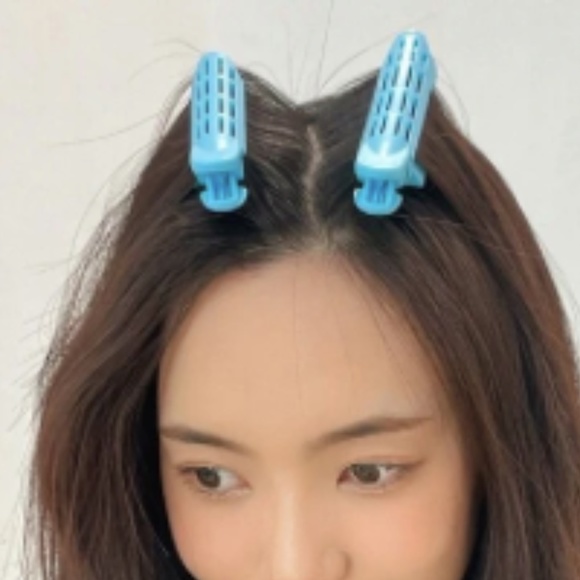 Bump It Hair Brush Hair Clips - Picture 1 of 9